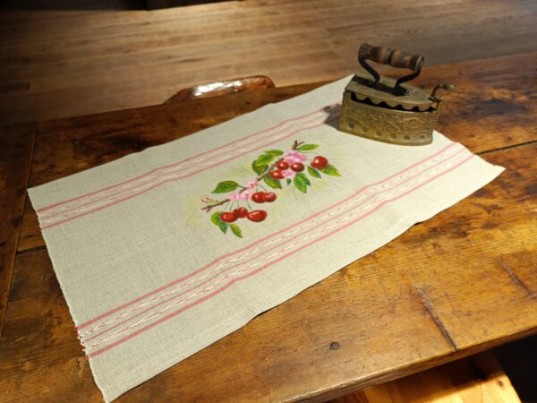 Tea towel, corsie e runner dipinti a mano - immagine 7